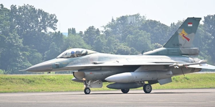 Burung Besi TNI AU Siap Mengudara di Bandung