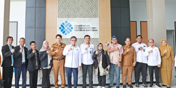 Proyek Cerdas, Masa Depan Cerah: PBL Solusi Tingkatkan Kualitas SDM Serang