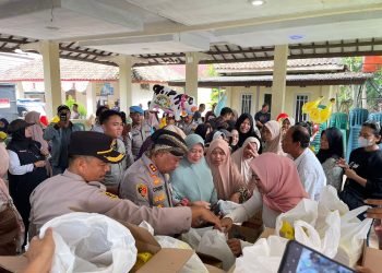 Polres Serang Hadirkan Kebahagiaan: Gerakan Pangan Murah Sasar Emak-Emak Kragilan