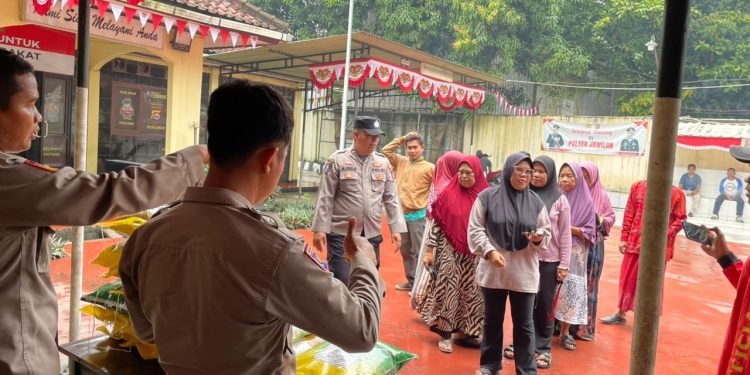 Polres Serang Gandeng Bulog: Bazar Pangan Murah di Jawilan Diserbu Warga!