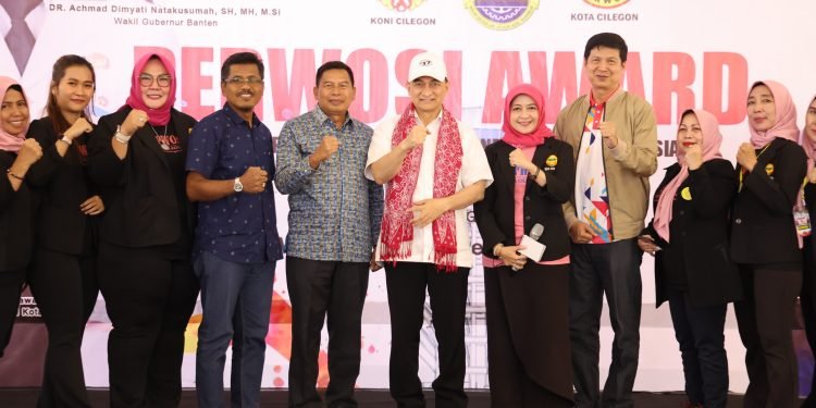 Wagub Banten “Gebrak” Perwosi Award 2025: Perempuan Sehat, Keluarga Kuat!
