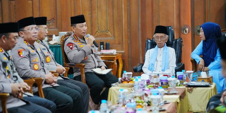 Kapolri Jalin Sinergi dengan Ulama Jatim: Lahirkan SDM Unggul untuk Indonesia Emas!