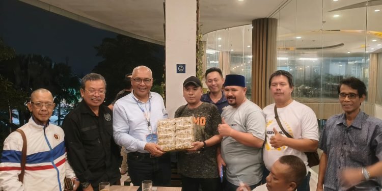 Kopi Leuit Baduy: Hadiah Kemenangan yang Membangunkan Semangat Cak Munir