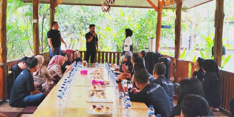 Gajah Karoseri Gebrak Pasar: Material Premium, Garansi Terjamin, Pelanggan Puas!