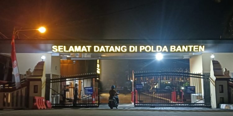 Oknum Brimob Jadi Tersangka Penganiayaan Wartawan: Skandal di Pabrik Timbal Terungkap!