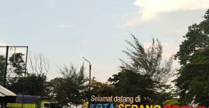 Sawah Luhur Membara! Mahasiswa Kepung Walikota, Tuntut Transparansi Proyek