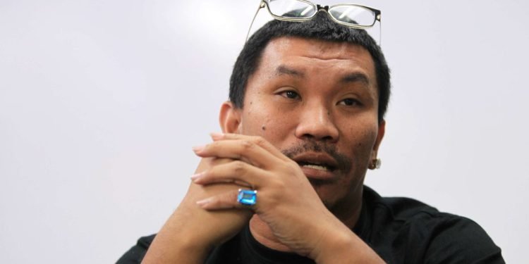 Air Mata Bangga Mongol Stres! Komika Kocak Ini Relakan Mimpi Demi Sang Putri Jadi Angkatan Laut!