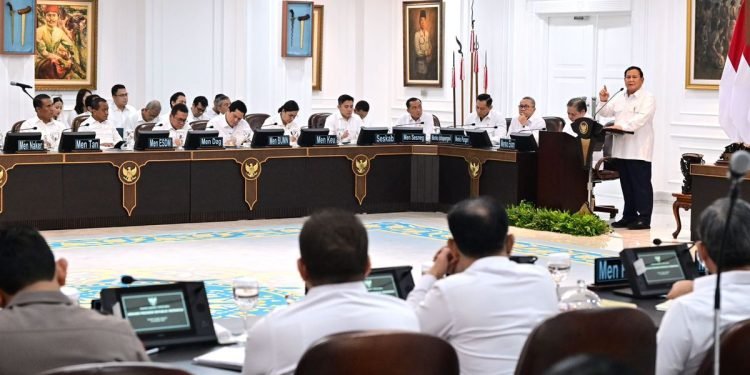 Istana dalam “Menara Gading”: Prabowo Tak Dengar Rakyat?