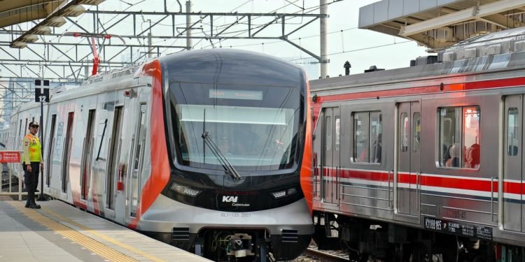 Karawang Tanpa KRL: Mimpi Terhenti di Cikarang