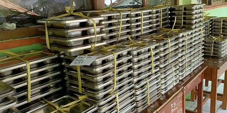 Siswa MAN Salatiga Keracunan Makanan Massal: Diduga Akibat Spaghetti Basi dalam Program Makan Bergizi Gratis