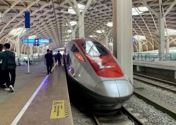 “Bom Waktu” Bernama Whoosh! Mantan Bos KAI Ungkap Aroma Masalah Sejak Awal Studi Kelayakan Kereta Cepat Jakarta-Bandung!