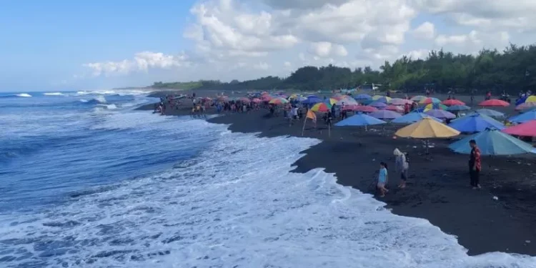 Pantai Glagah: Gemerlap Wisata, Nestapa Kalurahan? Pemkab Kulon Progo Diduga Abaikan Sewa TKD!