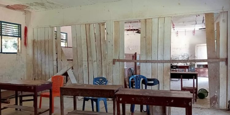 SDN 356 Sinunukan VI: Sekolah Rusak, Kepsek Jarang Ngantor, Wali Murid Meradang!