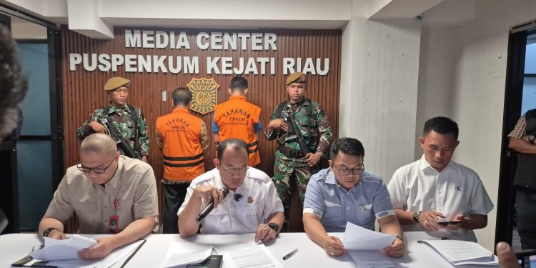 Kejati Riau Sikat Korupsi Proyek Pelabuhan: Satu Tersangka Ditahan!