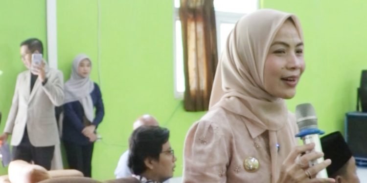 MAN 1 Serang Bergelora! Bupati Ratu Zakiyah ‘Sentuh’ Hati Siswa dengan Motivasi dan Lantunan Sholawat