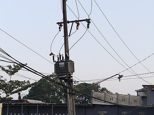 Pindah Tiang Listrik Kok Bayar? PLN Jelaskan Aturan dan Prosedurnya Secara Rinci!