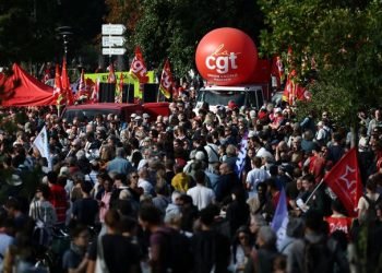 Prancis Memanas! 800 Ribu Warga Turun ke Jalan, Gelombang Protes Guncang Negara