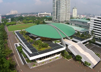 DPR Kerja 5 Tahun, Pensiun Seumur Hidup! Enak Banget?