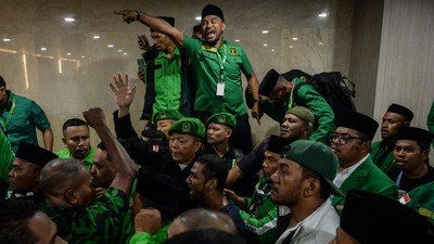 PPP di Ambang Perpecahan: Muktamar Berujung Konflik, Dua Kubu Saling Klaim Ketua Umum