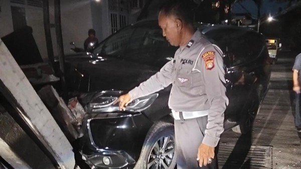Tragedi Pajero di Tangsel: Remaja ‘Seruduk’ Rumah Warga, Salah Injak Gas Jadi Biang Kerok?