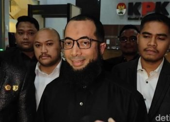Skandal Haji: Ustaz Khalid Basalamah Kembalikan Duit Haram ke KPK!