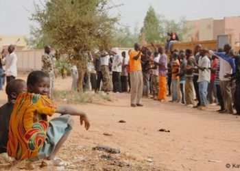 Mali Tercekik Krisis BBM: Sekolah Tutup, Rakyat Jalan Kaki, Negara di Ambang Lumpuh