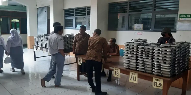 Tragedi Makanan Bergizi di SMAN 1 Yogyakarta: Ratusan Siswa Keracunan, BGN Turun Tangan!