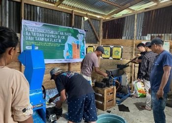 Paving Block Limbah Plastik: Potensi Besar, Standar Belum Ideal