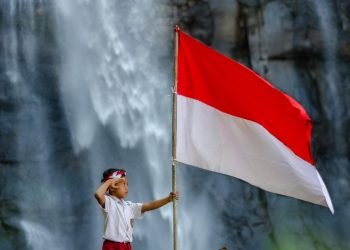 Dari Sabang Sampai Merauke: Mari Kibarkan Merah Putih di Hari Sumpah Pemuda!