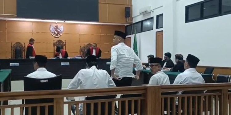 Kadin Cilegon Tercoreng: Ketua dan Anak Buah Didakwa Memeras Proyek Raksasa!