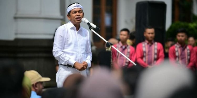 Drama Relokasi Aqua: Dedi Mulyadi Kecewa, Jakarta Tetap Jadi Pilihan