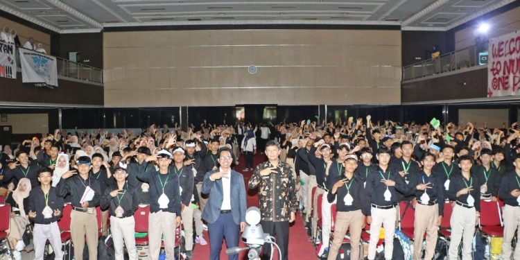 Sekda Zaldi: Mahasiswa Faletehan Harus Jadi Kunang-Kunang, Bukan Kupu-Kupu!