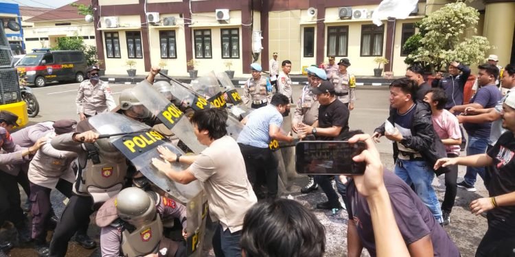 Simulasi Sispam Mako Polres Serang: Antisipasi Gangguan Keamanan dan Unjuk Rasa Anarkis