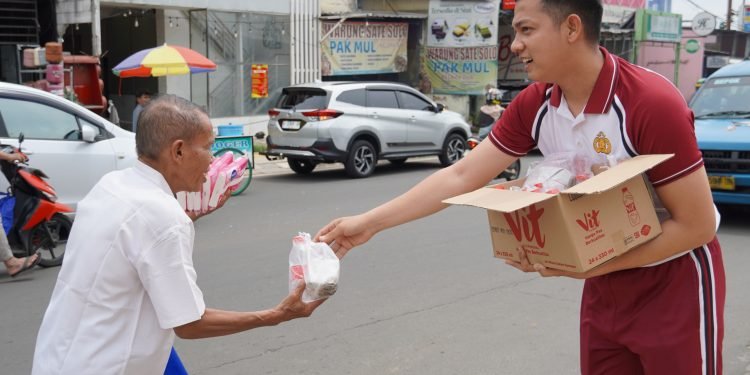 “Jumat Berkah”: Sentuhan Humanis Polri di Tengah Kota Depok