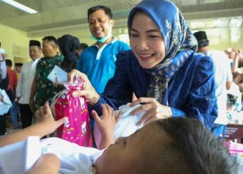 Hari Jadi ke-499 Kabupaten Serang, Bupati Ratu Zakiyah Salurkan  Ratusan Paket Sembako
