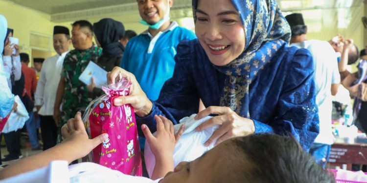 Hari Jadi ke-499 Kabupaten Serang, Bupati Ratu Zakiyah Salurkan Ratusan Paket Sembako