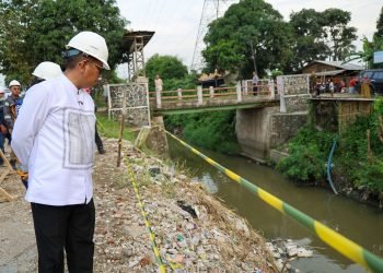 Serang Bebas Banjir? Gubernur Andra Soni Pantau Langsung Normalisasi Sungai Cibanten!