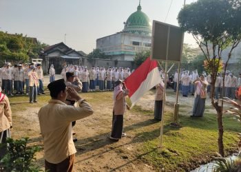 Police Goes to School: Bhabinkamtibmas Inspirasi di SMKS Cendekia Bhakti Muri, Edukasi Hukum dan Motivasi Masa Depan