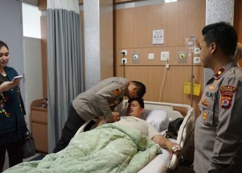 Sentuhan Hati Kapolres Cilegon: Program Dedikatif untuk Personel yang Sakit