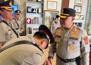 AKBP Condro Sasongko Pimpin Sertijab Kapolsek Kragilan dan Cikeusal: Rotasi Jabatan untuk Tingkatkan Kinerja Polri