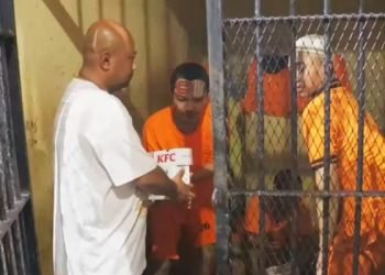 Jumat Berkah Ala Kapolres Serang: 73 Tahanan Terima Makanan dan Motivasi