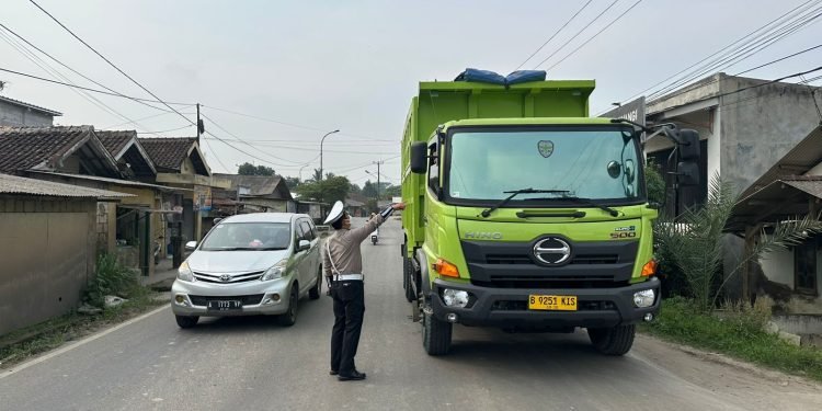 Polres Serang Perketat Pengawasan Kendaraan Tambang: Prioritaskan Keselamatan di Jalan Raya