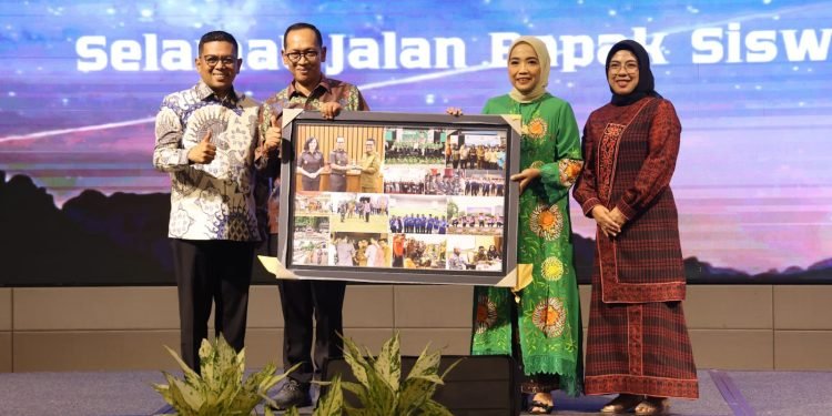 Pisah Sambut Kajati Banten: Gubernur Andra Soni Beri Pujian Setinggi Langit, Sebut Siswanto Sosok Solutif!