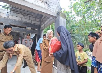 Puting Beliung Terjang Serang, Bupati Ratu Zakiyah Turun Tangan Beri Bantuan dan Semangat Warga