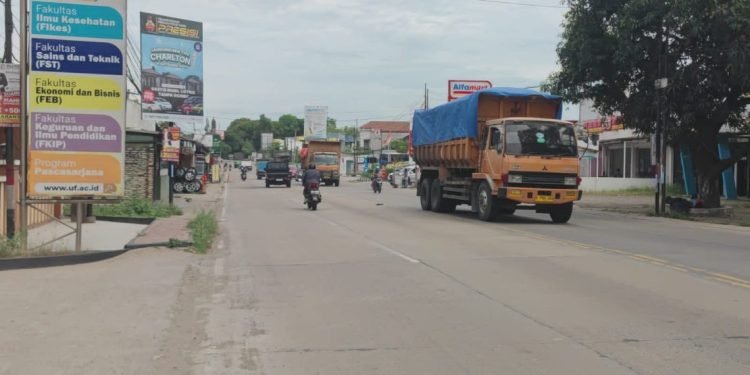 Truk Tambang Banten: Antara Aturan dan Kenyataan Pahit di Jalan Raya