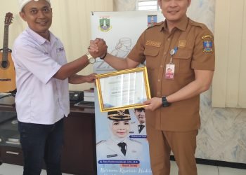 SMSI Kabupaten Serang Berikan Penghargaan Sahabat Media Kepada Kabag Hukum Kabupaten Serang 