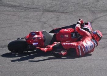 Marquez Terjungkal di Mandalika: Kutukan Sirkuit Berlanjut!