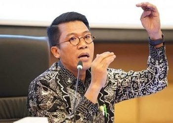 Cukai Rokok Tinggi, APBN Tetap Loyo: DPR Minta Pemerintah Beri ‘Nafas’ Industri Rokok!