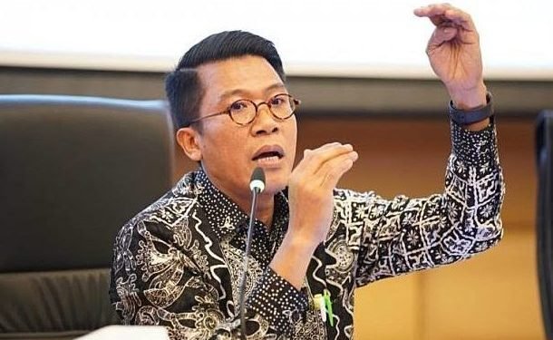Cukai Rokok Tinggi, APBN Tetap Loyo: DPR Minta Pemerintah Beri ‘Nafas’ Industri Rokok!