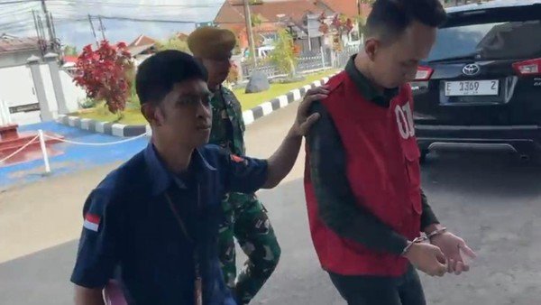 Janji Cashback Palsu: Modus Licik Pegawai Bank Tipu Nasabah Prioritas di Kuningan Terungkap!